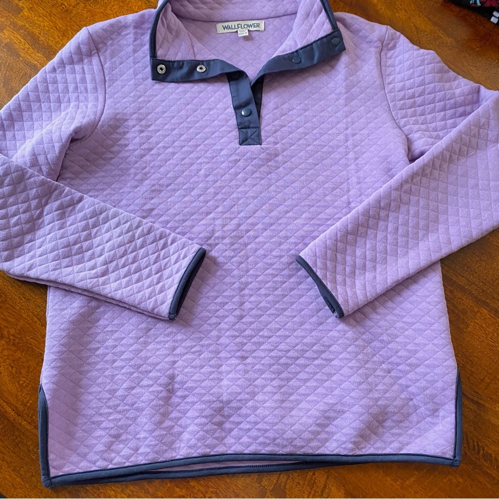 Wallflower Quilted Pullover